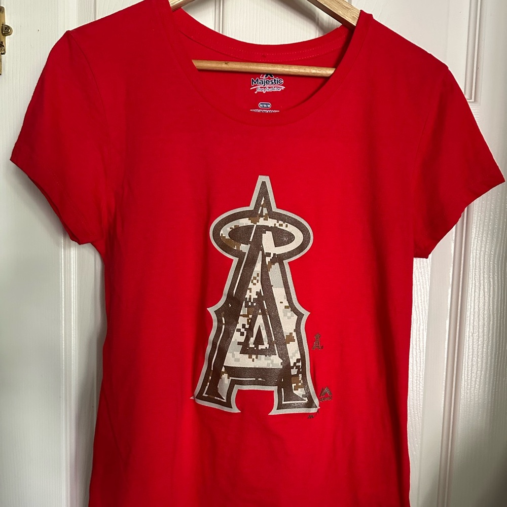 Angels Majestic Red Fan Tee, Med